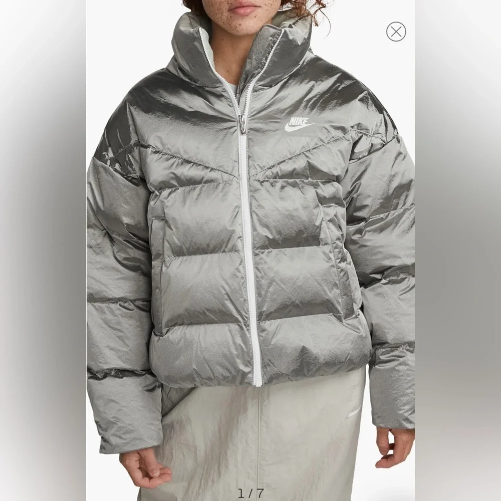NWOT Nike Sportswear Therma-FIT City Series Shine Puffer Jacket, Size L